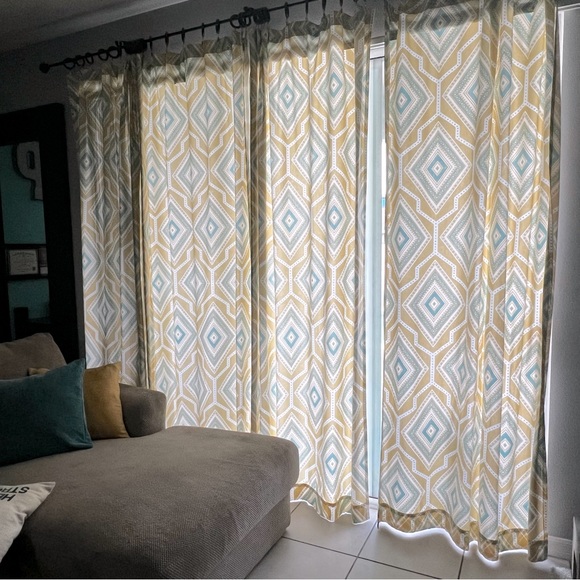 Window curtains 6 panels - Picture 2 of 5